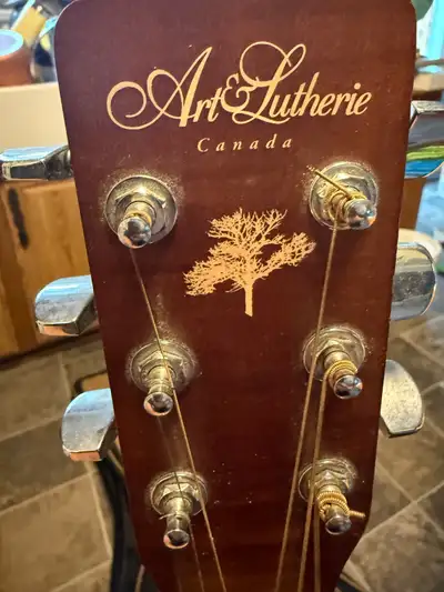 Art & Lutherie left handed guitar, View more