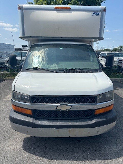 Chevrolet Express 3500 2012 dans Autos et camions  à Longueuil/Rive Sud - Image 2