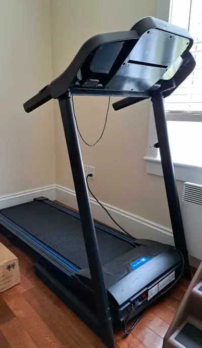 Like new condition, Xterra TR15 Treadmill. All specs can be found on Amazon. Purchased for 500+tax....