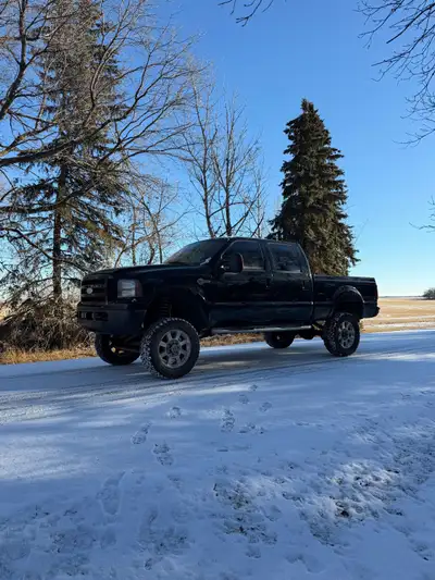2007 Ford F350 Harley Davidson truck. Crew cab 4x4. Power stroke 6.0 Litre diesel. Runs and drives g...