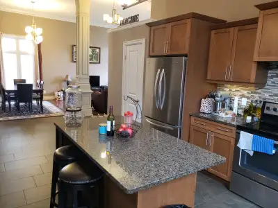 Bedroom  in all Female Home for a Professional or UWO student
