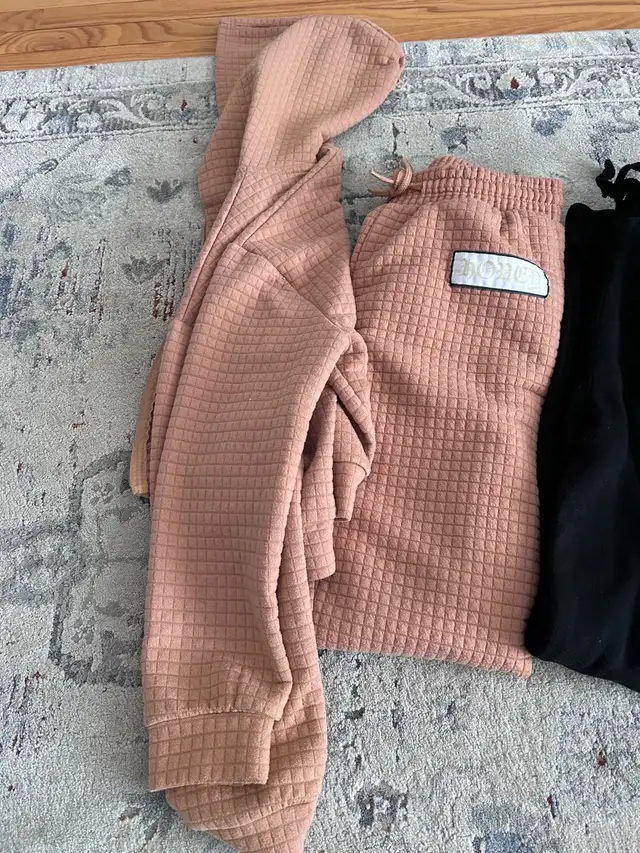  sweatpants and overalls  in Kids & Youth in Mississauga / Peel Region - Image 3