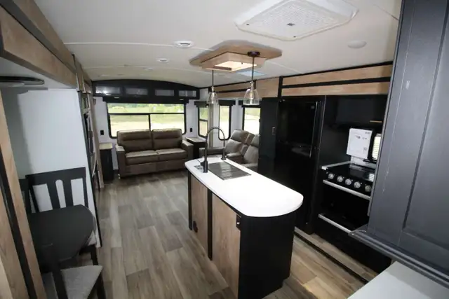 2022 330RL Outback in Fishing, Camping & Outdoors in Lloydminster - Image 7