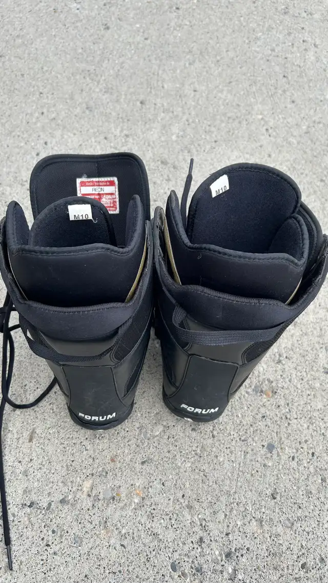 Forum snowboarding boots Size M10 in Snowboard in Calgary - Image 3