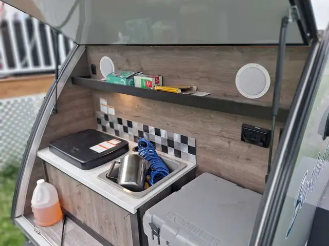 forsale travel trailer in Travel Trailers & Campers in Prince George - Image 11
