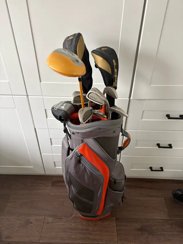 women’s right handed for clubs and bag in Golf in Guelph - Image 2