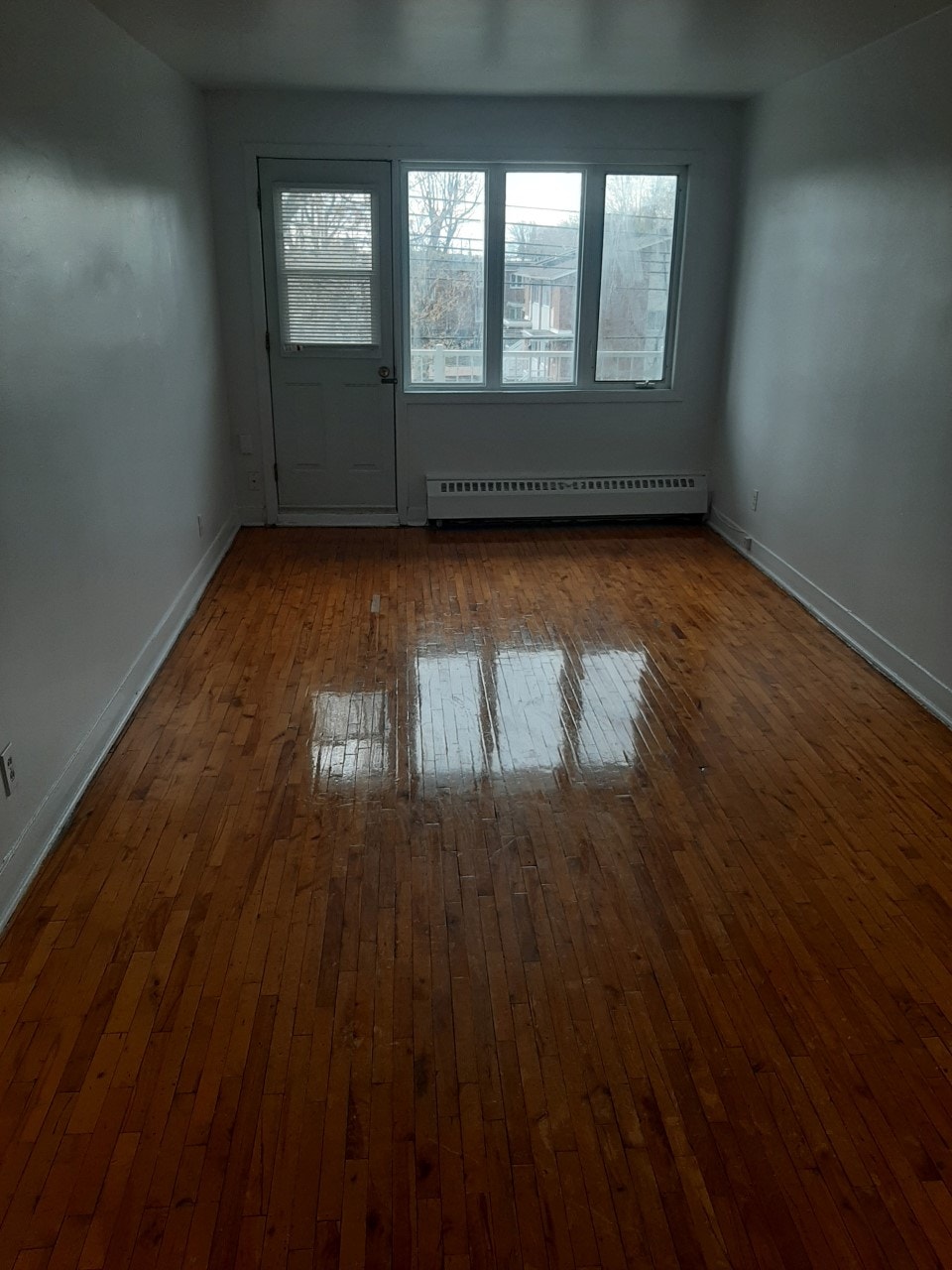 Lasalle Grand 3 ½ disponible pour maintenant ou novembre 2