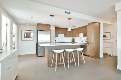 À LOUER - condo rénové 2 cac au cœur du Vieux-Port de Montréal