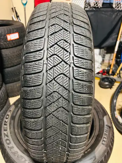 4 pneus d’hiver Pirelli sottozero 215 60 18 En bonne condition. Pneus run flat Maxime 450-821-3594 E...