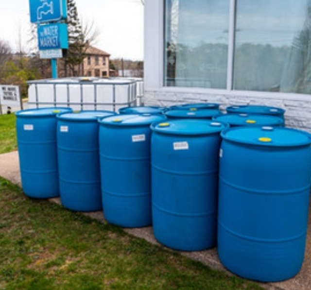 Ibc totes 1000 liter 55 gallon barrels & metal drums & other Outdoor
