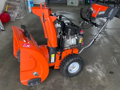 Souffleuse Husqvarna ST-224P avec cabine