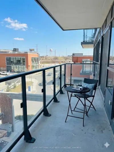 BRIGHT 1-BED + DEN | PRIVATE BALCONY | RESORT-STYLE AMENITIES 2220 Lakeshore Blvd W, Etobicoke, Toro...