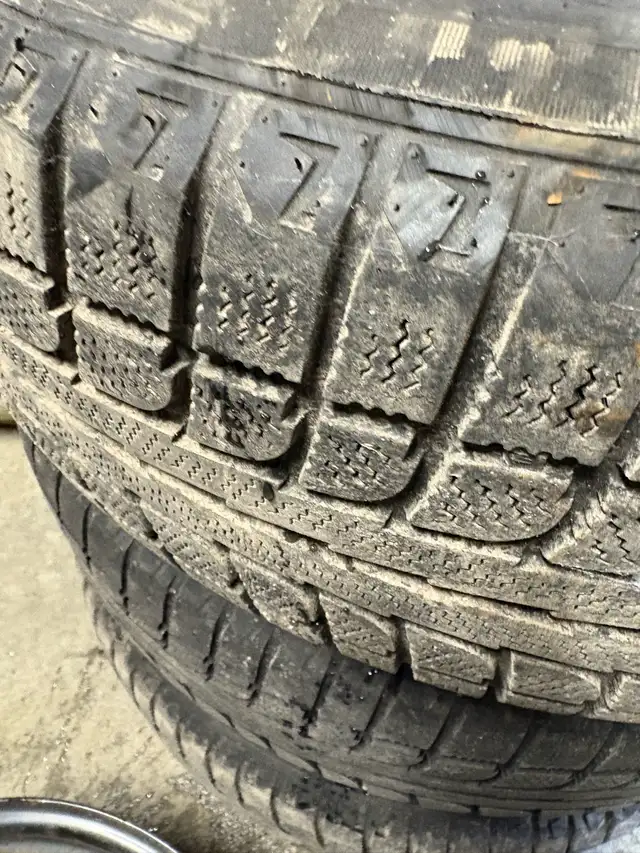 235/65/17 3 Winter tires with steel rims and 1 Rim without tire in Tires & Rims in Ottawa - Image 8