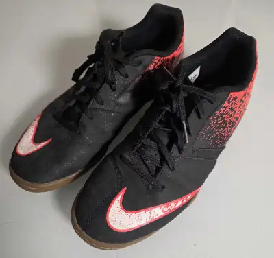 Nike Bombax Indoor Soccer Shoes Size 7.5, View more