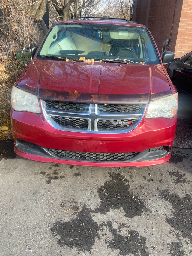 2011 grand caravan  in Cars & Trucks in City of Toronto - Image 4