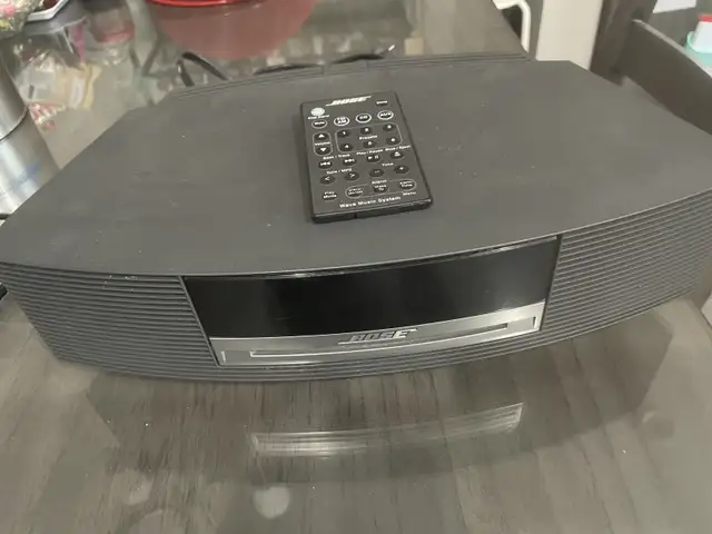 Bose Wave Music System AM FM Clock Alarm CD Player in Stereo Systems & Home Theatre in Calgary - Image 2