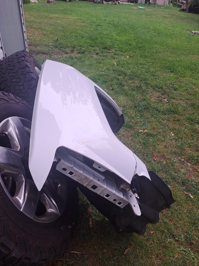 14-19 silverado left fender in Cars & Trucks in Kawartha Lakes - Image 2