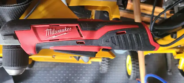 Milwaukee M12 Drill in Power Tools in Mississauga / Peel Region - Image 3
