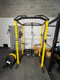 Power Cage Rack + poulie-- New