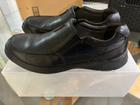 Like new - Clarks shoes for men - size 10.5