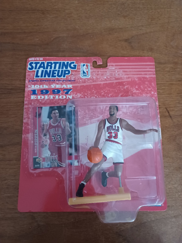 Scottie Pippen Chicago Bulls Basketball Figure 1997 MOC in Arts & Collectibles in Oakville / Halton Region