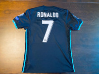 2017-2018 Rare Real Madrid Soccer Jersey - Cristiano Ronaldo - M