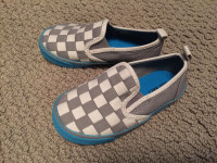 Boy’s mod-style slip-on shoes (NEW)