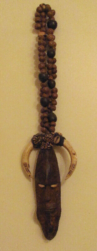 Authentic Vintage Boar's Tusk Necklace From Papua New Guinea in Arts & Collectibles in Saskatoon - Image 2
