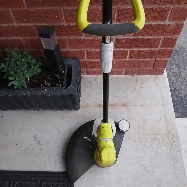 Various Weed trimmers in Lawnmowers & Leaf Blowers in City of Toronto - Image 5