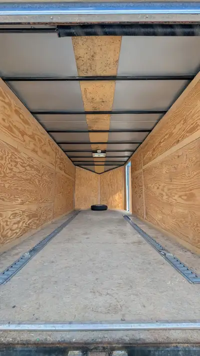 Cargo trailer 7'x18' v- nose tandem axle, 7000 lbs gvwr (2015) lightweight aluminum construction wit...
