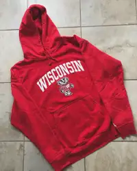 University of Wisconsin Badgers Adult Large Pullover Hoodie 