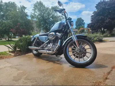 Harley Sporty 883XL, California bike. Custom paint colour Screaming eagle pipes New tires, battery,...