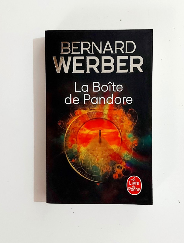 Roman - Bernard Werber - LA BOÎTE DE PANDORE - Livre de poche dans Ouvrages de fiction  à Granby