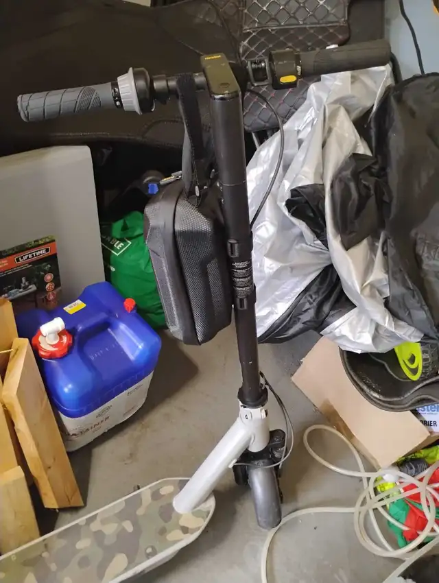 Ninebot electric scooter64014869184001122