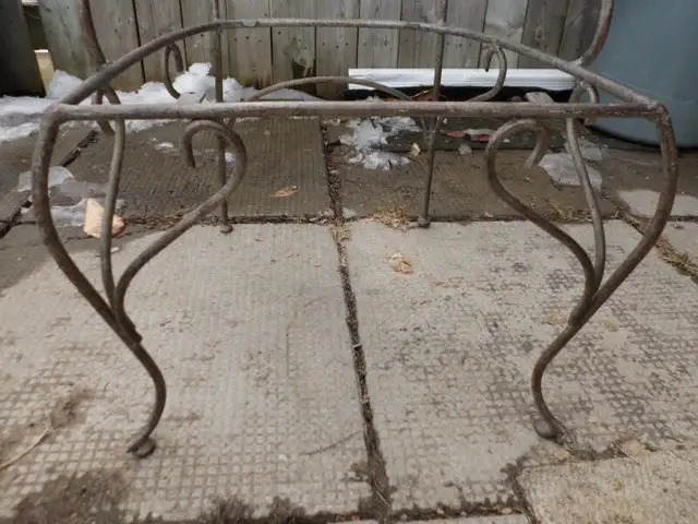 Vintage Wrought Iron Patio/Dining chairs  DIY Special in Patio & Garden Furniture in Ottawa - Image 4