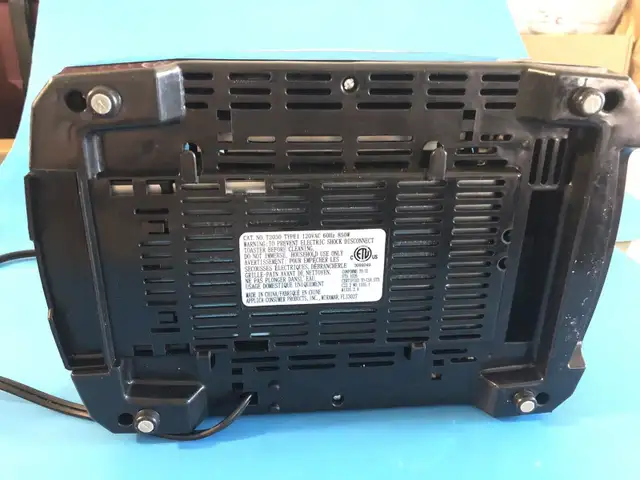 Black & Decker 2 slice Toaster T2030 850W in Great condition $25 in Toasters & Toaster Ovens in Markham / York Region - Image 8
