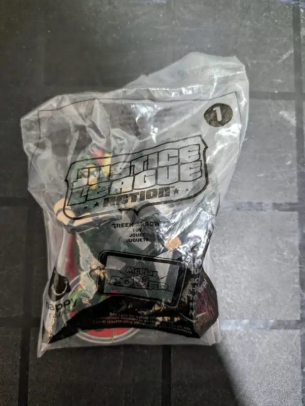2016 McDonalds Justice League Action # 1 Green Arrow figure