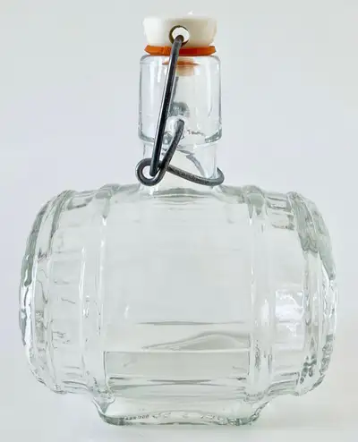 LIRE JUSQU'À LA FIN DU TEXTE. Vintage. Collection. Baril en verre pour le sirop d'érable. Dimensions...