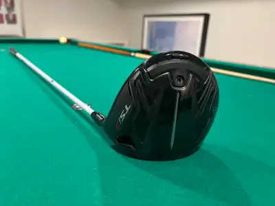 Driver was used for roughly 1 season. In very good condition. Loft is 9.0 deg. Shaft is an Evenflo 6...