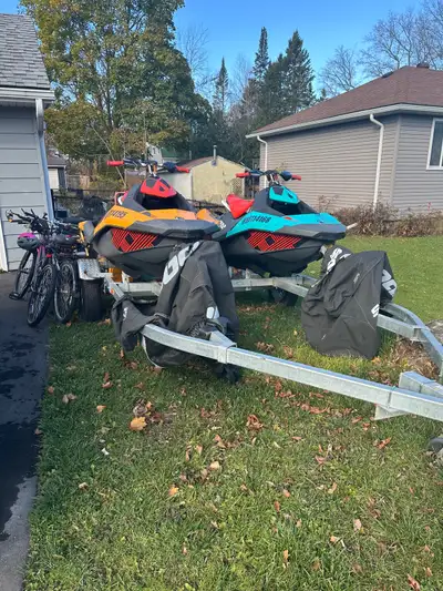 Selling 2020-2019 Seadoo spark trixs 2 ups approx 60hrs on 2020- approx 30 hr 2019 brand new batteri...
