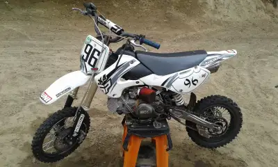 this bike has been well taken care of and is ready for a new master rider all original and almost mi...