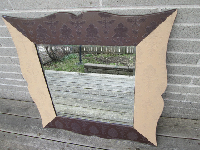 Mirror with trim in Arts & Collectibles in North Bay - Image 4