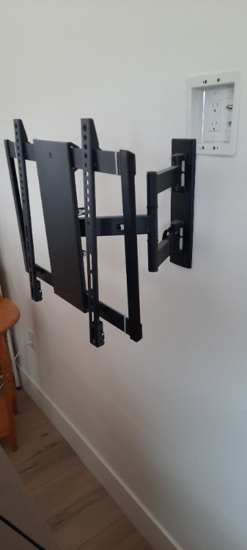 Television Wall Mount in Video & TV Accessories in Charlottetown - Image 2