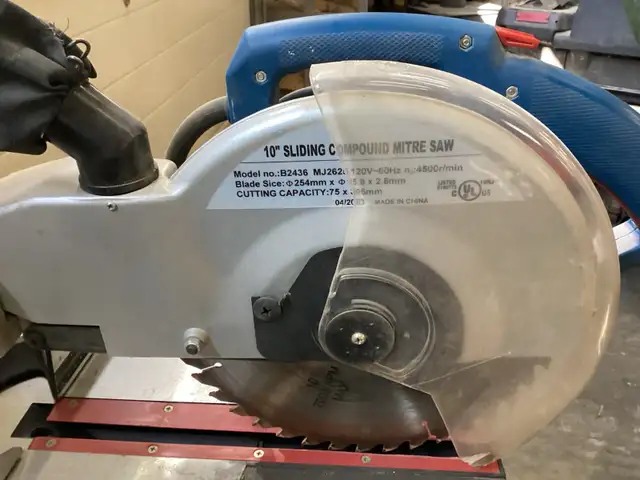 10 inch sliding compound miter saw in Power Tools in Trenton - Image 4