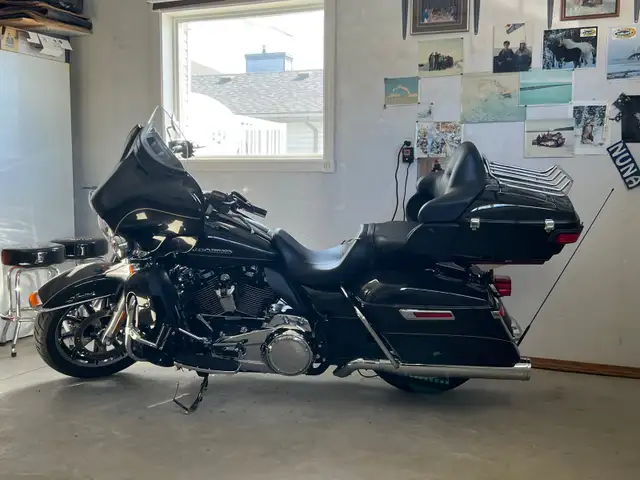 2017 Ultra Classic Limited Low Harley Davidson in Touring in Edmonton - Image 3