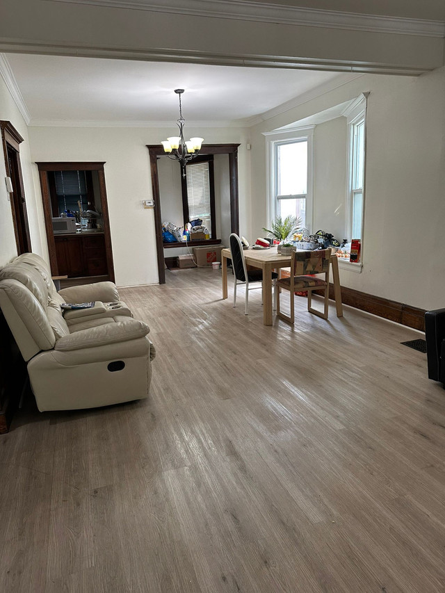 student shared rental in Room Rentals & Roommates in Windsor Region - Image 4