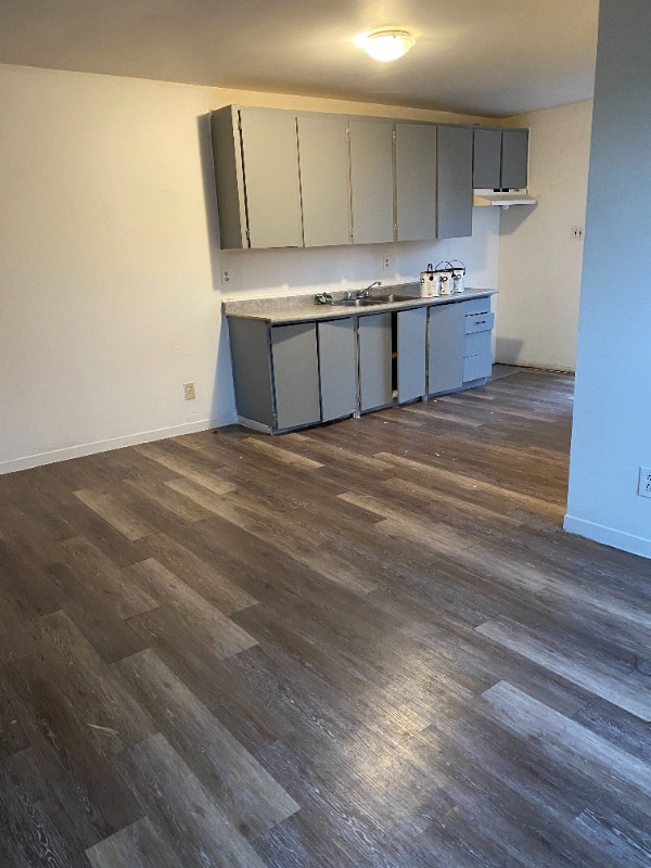 Oct 1st, 1025upstairs 1BDRM aptdowntown Alexandria Long Term