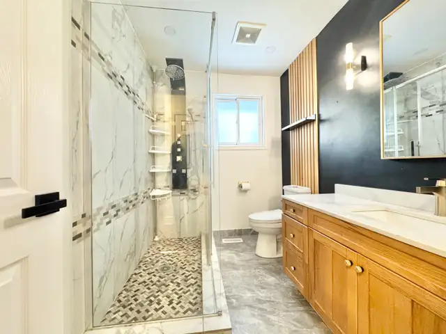 BEAUTIFUL 3-BEDROOM MAIN LEVEL UNIT IN A FRIENDLY NEIGHBORHOOD