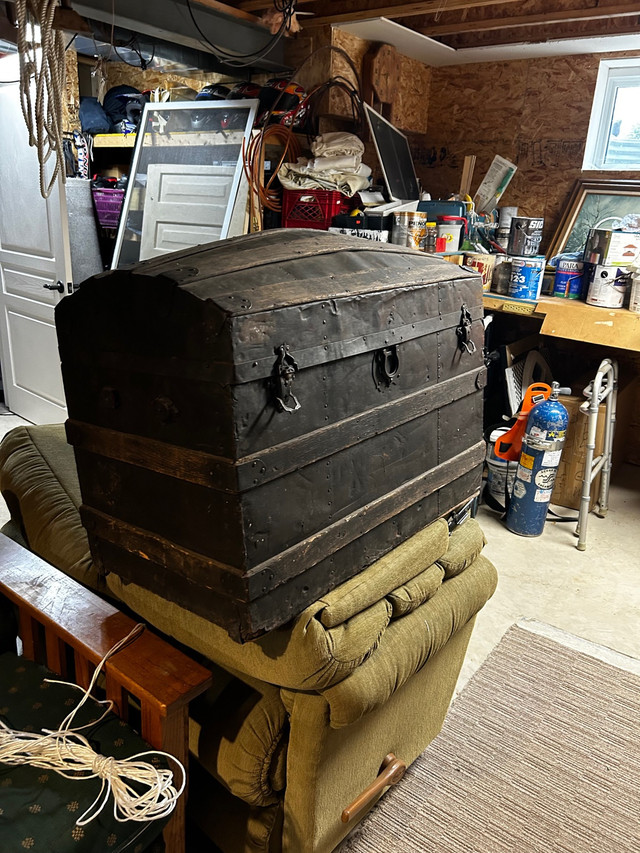125 year-old Sea Chest in Arts & Collectibles in Chatham-Kent