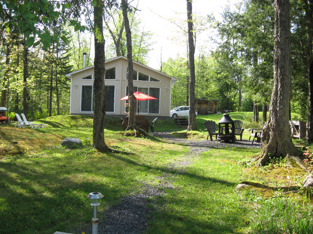 CHALET A LOUER BORD DE L' EAU PRÈS DE MAGOG ET ORFORD  (WIFI) in Quebec